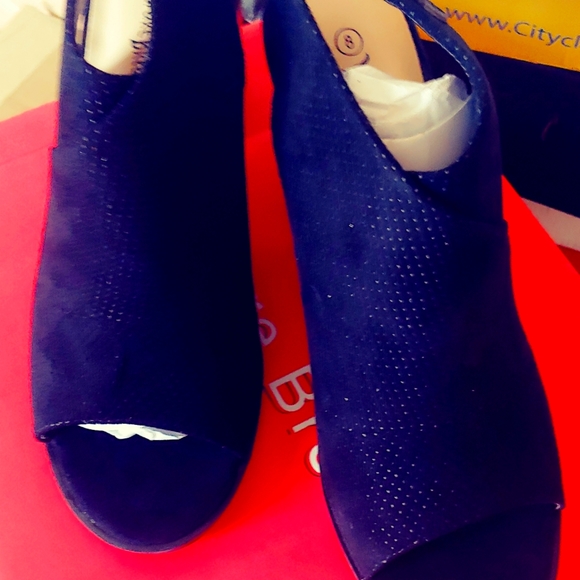 Black Mules w Strap - Picture 1 of 4